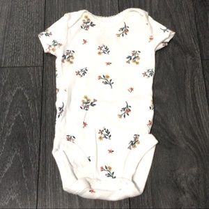 7/$20 Like New! Carter’s Diaper Shirt